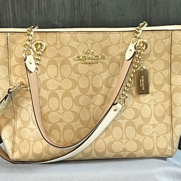 Coach Signature Pattern Leather Purse - Picture 3 of 11